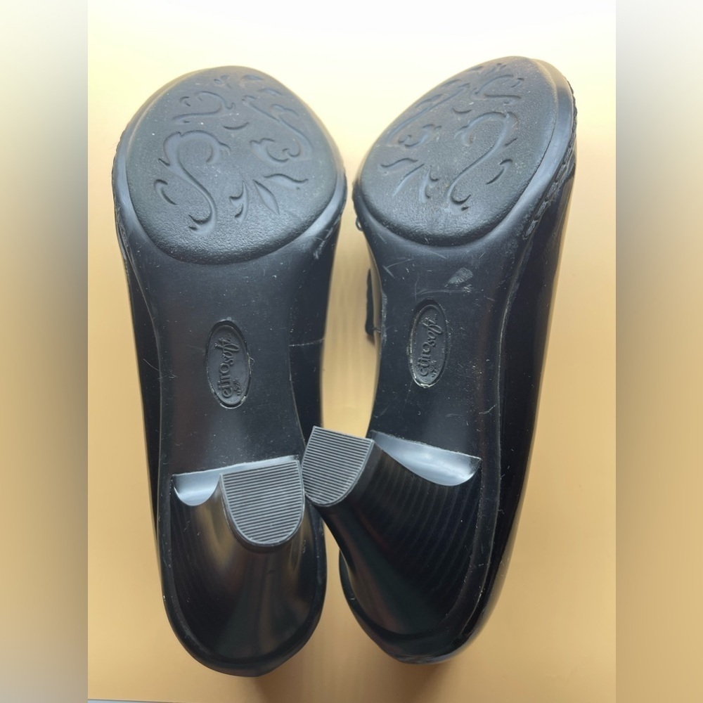 eurosoft by sofft courtney black patent pump, black patent, size 9.5M, euc - Picture 6 of 10